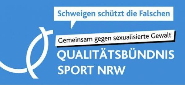 Banner mit Text: „Schweigen schützt die Falschen. Gemeinsam gegen sexualisierte Gewalt. Qualitätsbündnis Sport NRW.“